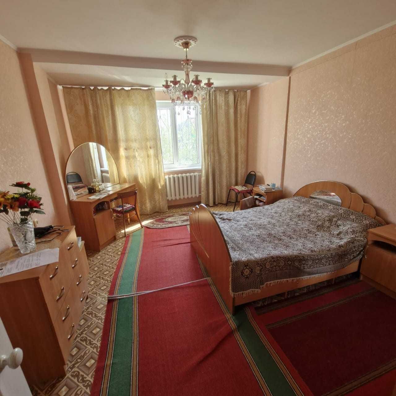 Продам трехкомнатную квартиру мкрн. им. Д.А. Конаева д. 58 (6 Мкр)