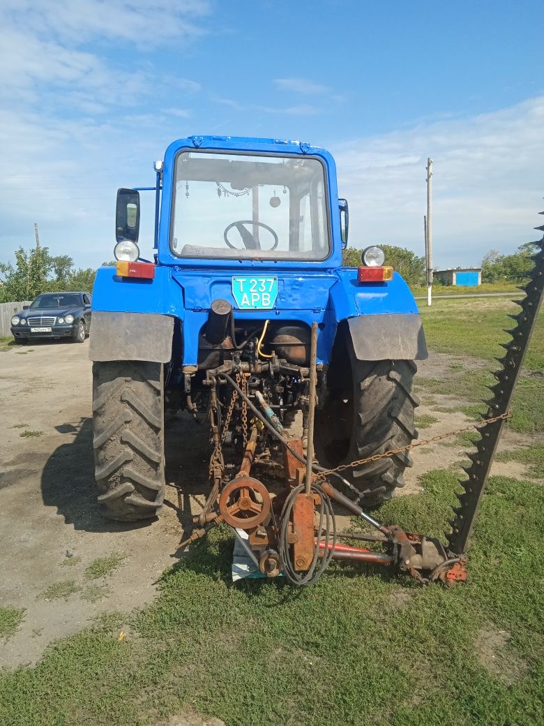 Продам белорус 80 в хорошем состоянии бульдозер косилка одна бруска