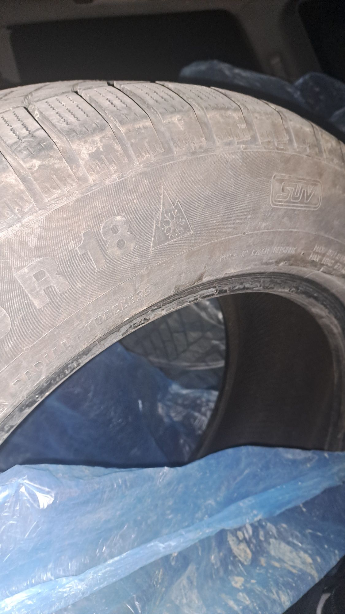 Шины 235/60 R18 хорошие состояние