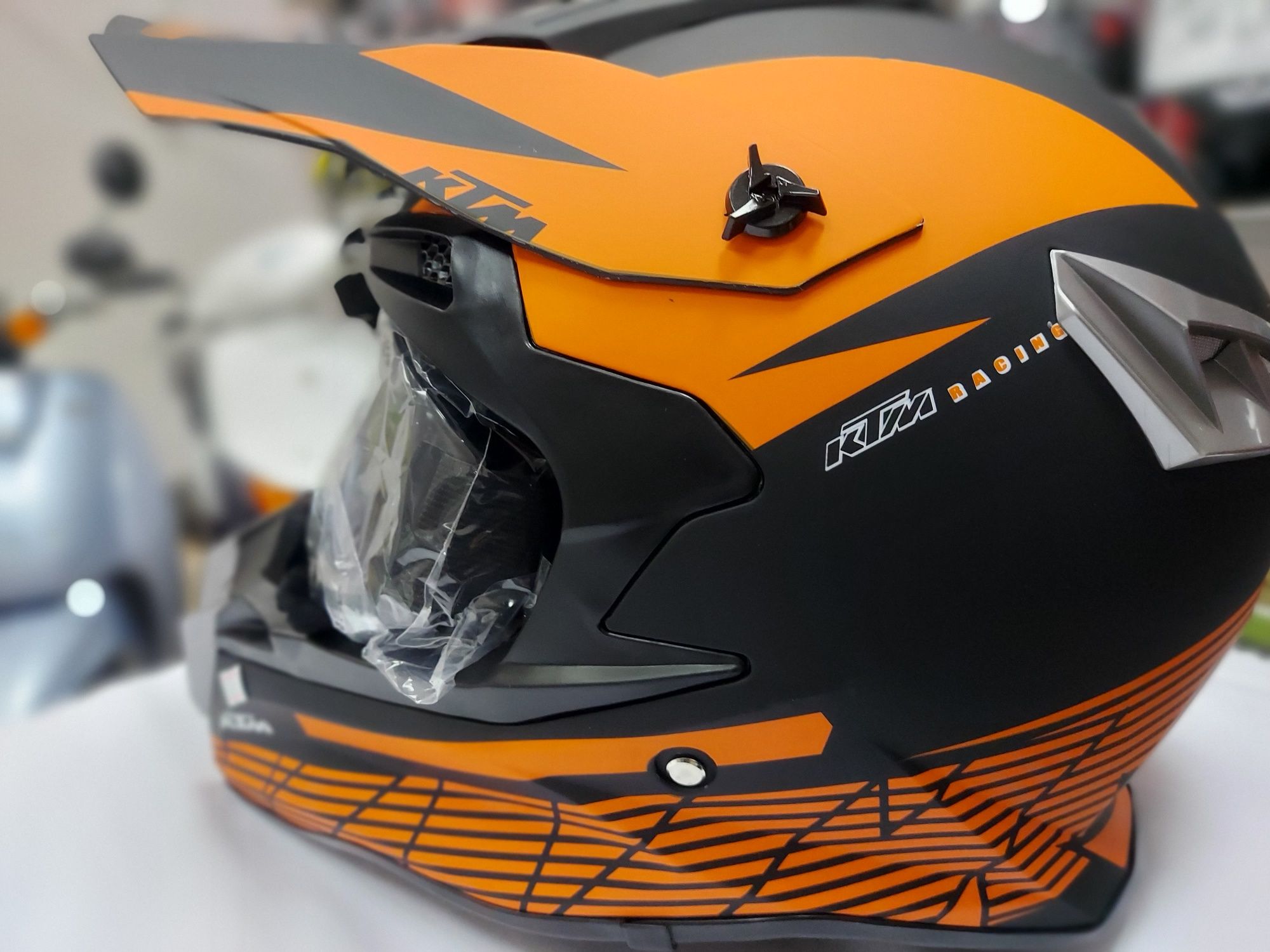 Новые крутые каски KTM, мотошлемы