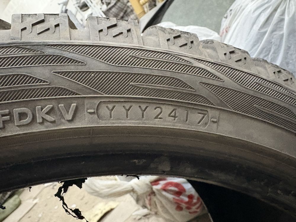 Yokohama Ice Guard IG55 295/35 R21 107T с шипами
