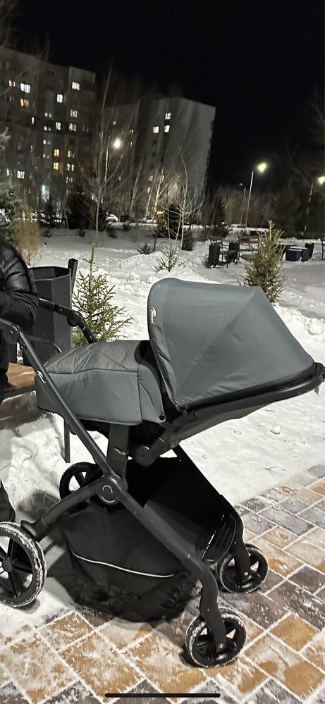 Продам коляску 3в1