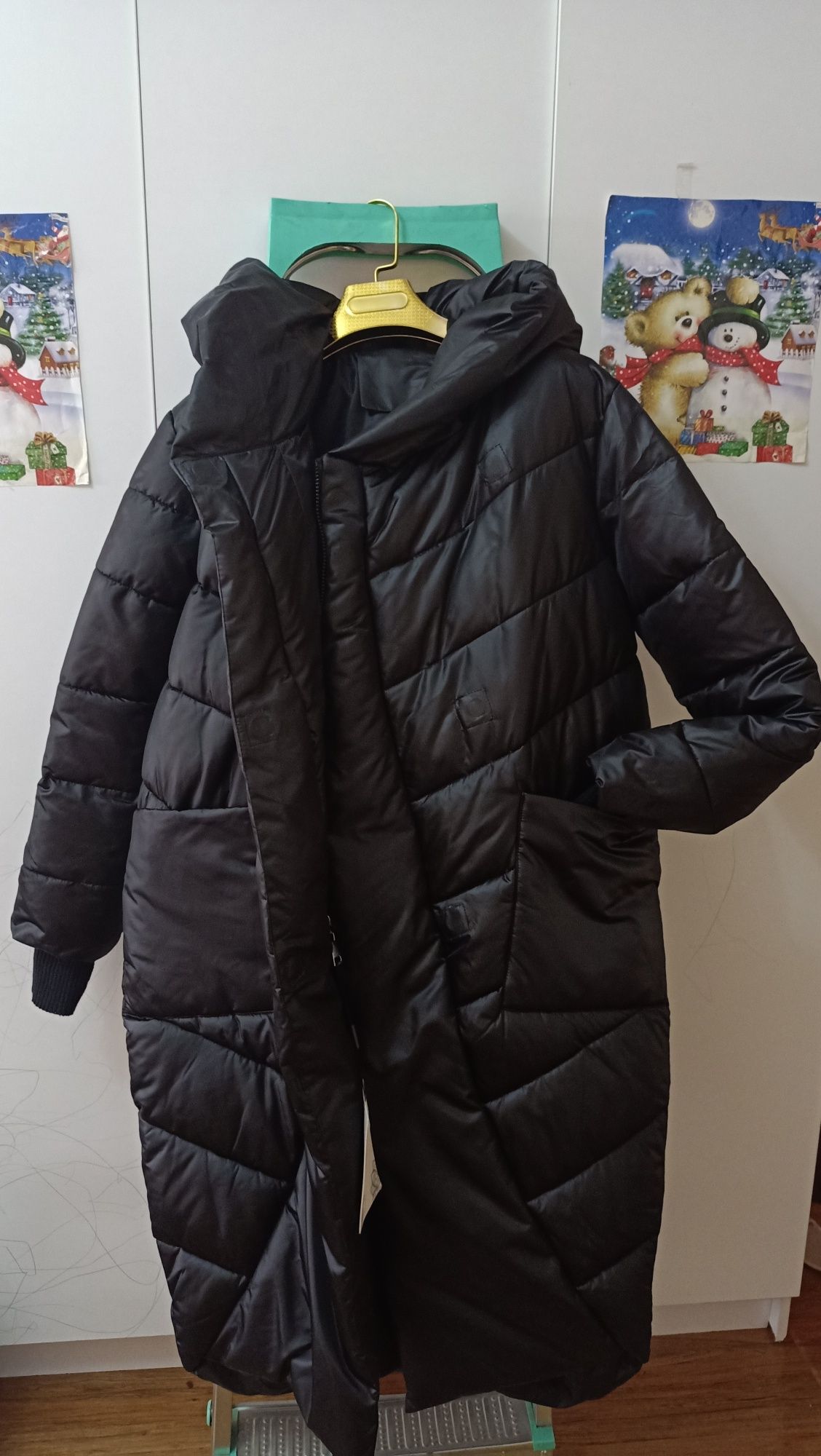 Продам женский пуховик. Новый. Италия.