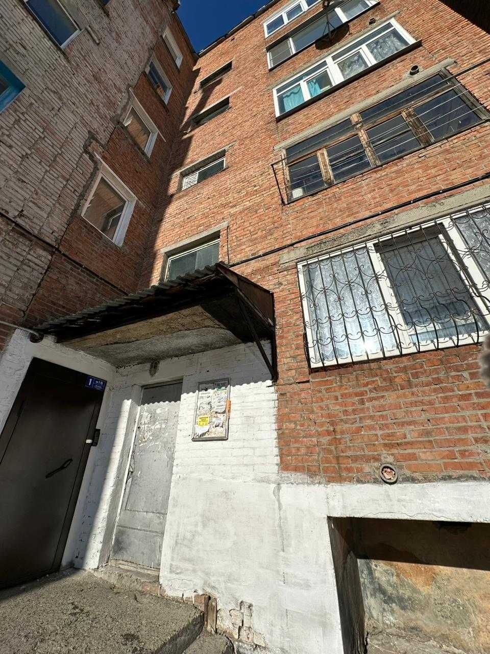 Продам 2х комнатную квартиру, улучшенной планировки на Ауэзова 25