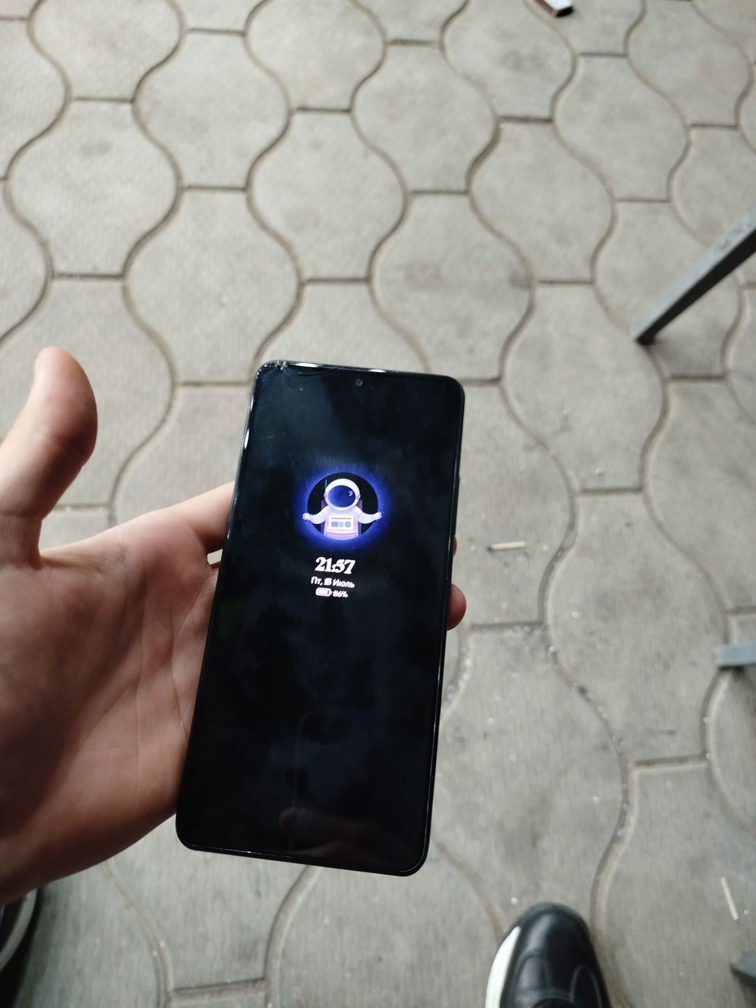 Продам телефон poco f3