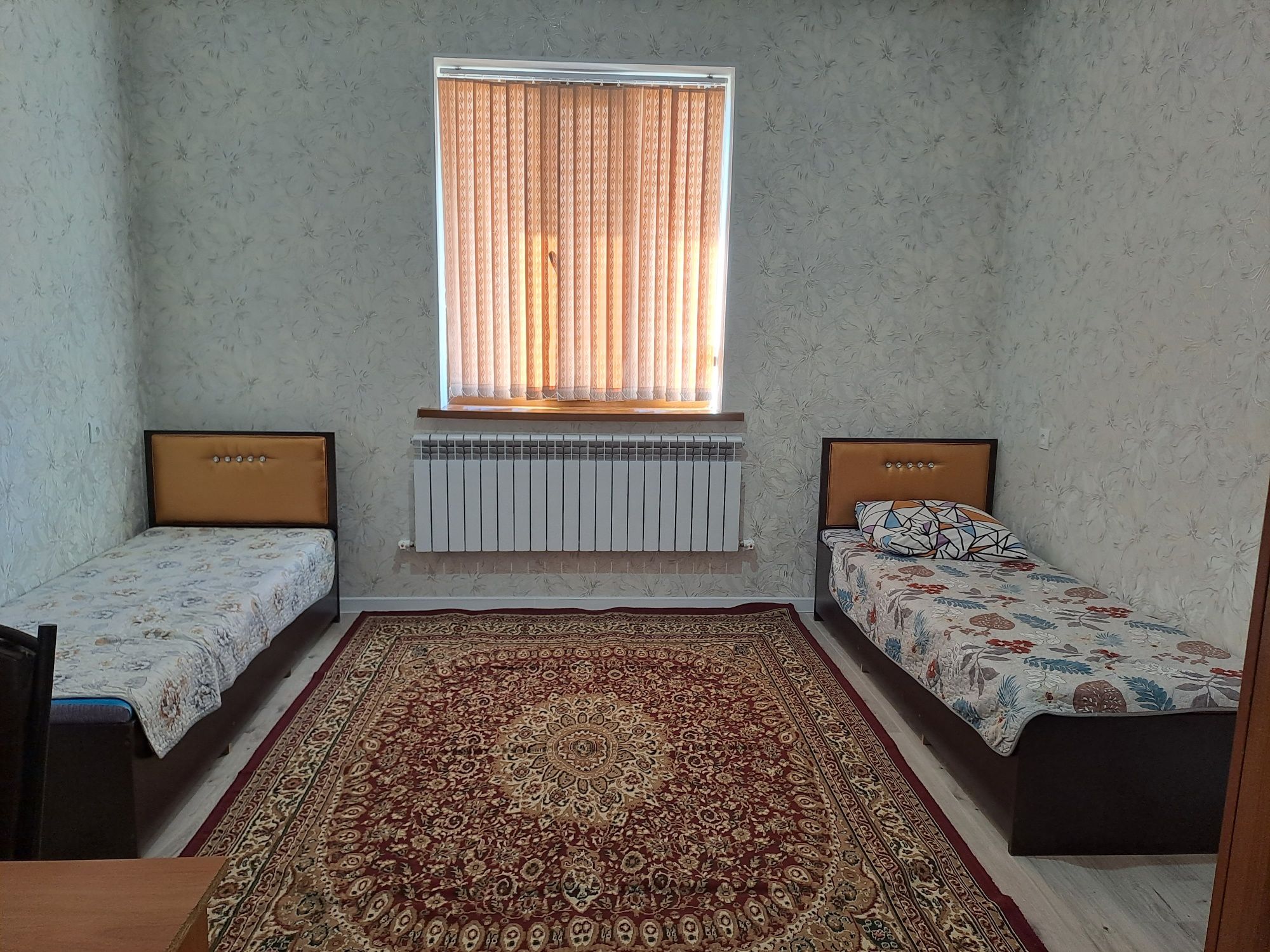 Жаңа үй жиһазымен сатылады.