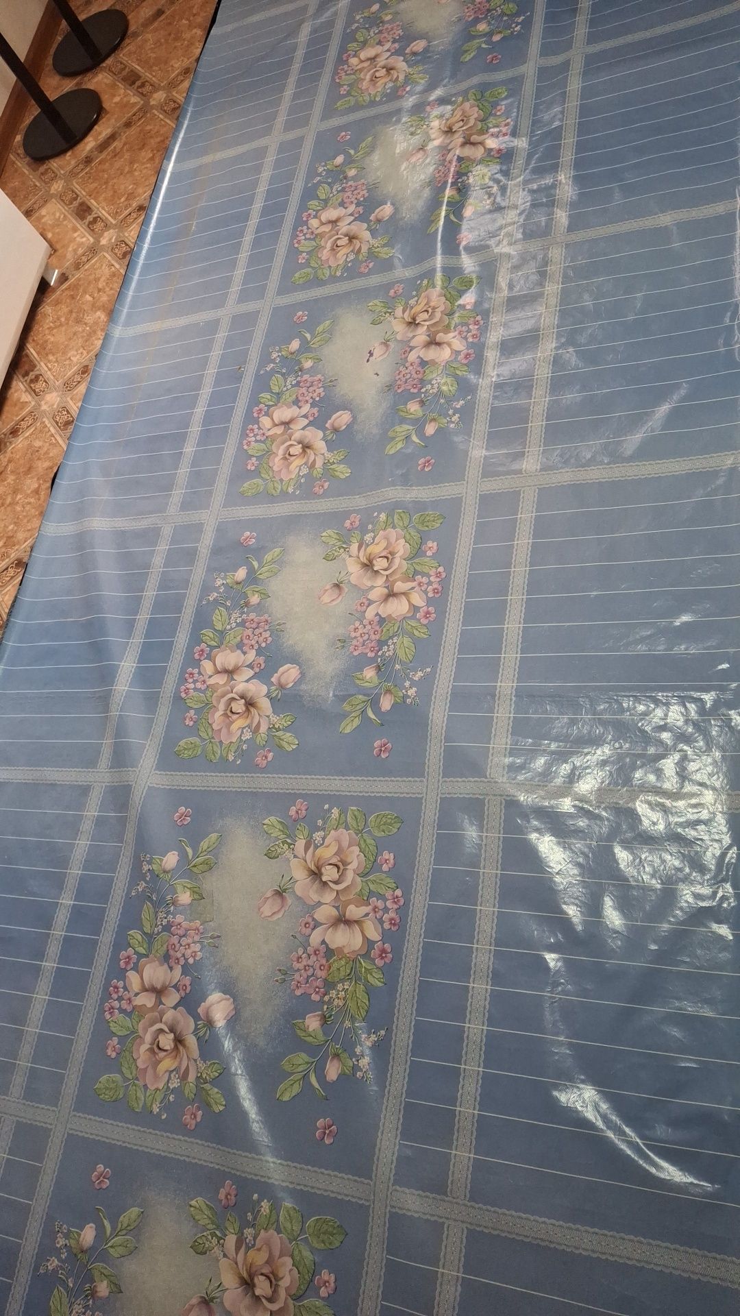 Продам скатерти для стола