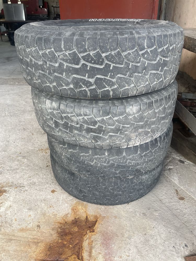Шины 245/70/16 продам.