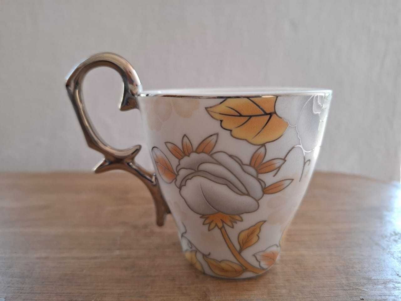 Кружки из под сервиза.