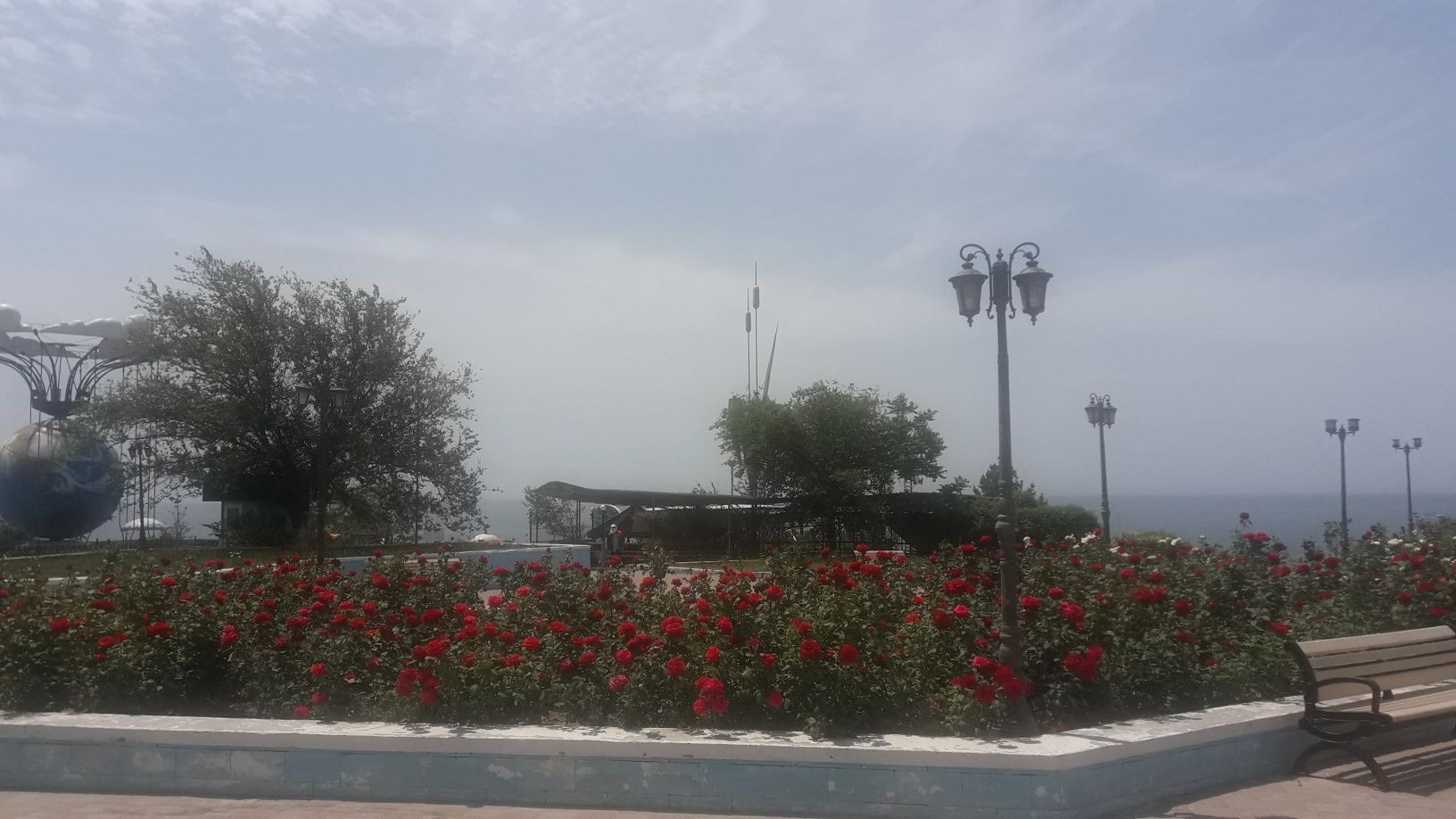 2-х комнатная кв. В 7 мкр, море через дорогу.