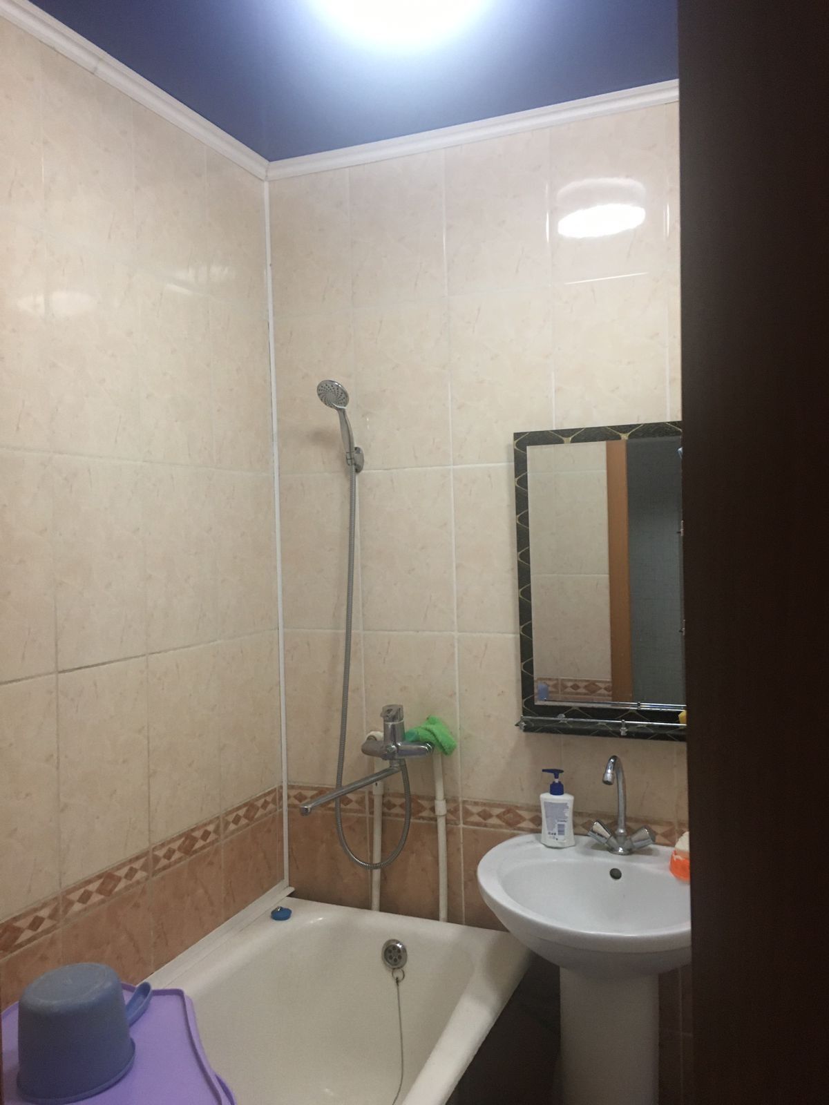 Продаю 2 комн квартиру либо обмен на свой дом, на 3х комн ,светлую 48