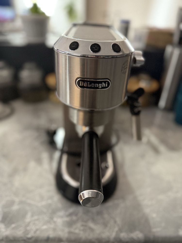 Рожковая кофемашина De’Longhi Dedica