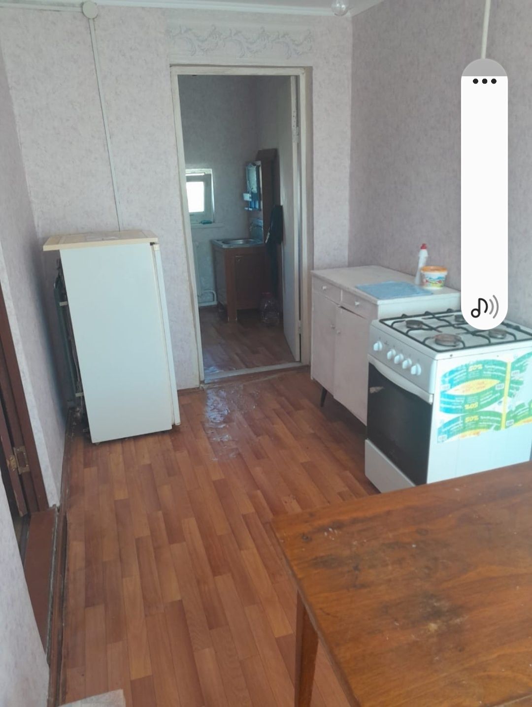 Сарытау  1 бөлмелі Ас бөлмесі  Кіреберісі бөлек   Жер үй