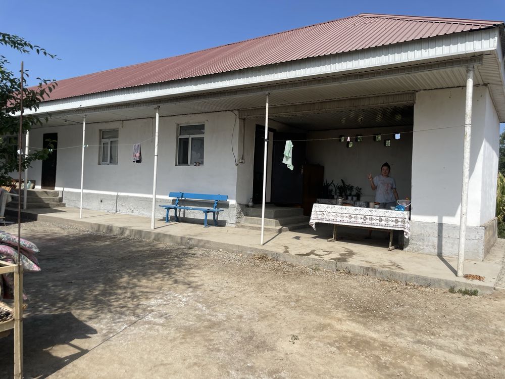 Жер үй, ауласы кең,егістікке жайды,жаңа 3 бөлмелі үй бар