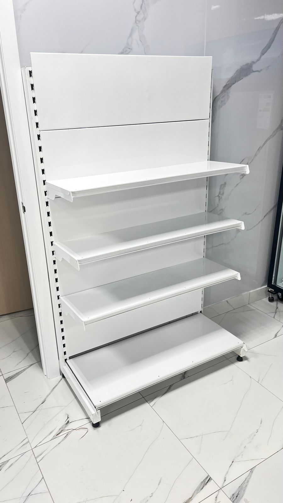 Стеллаж полка торговое оборудование витрина для магазина витринный