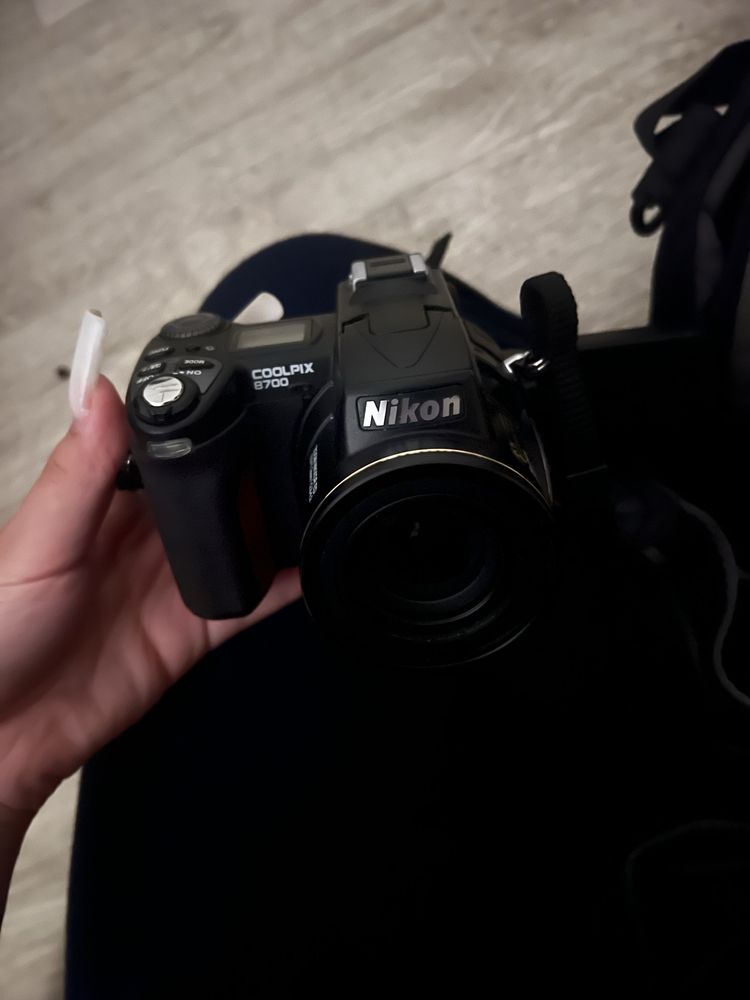 камера Nikon Coolpix 8700