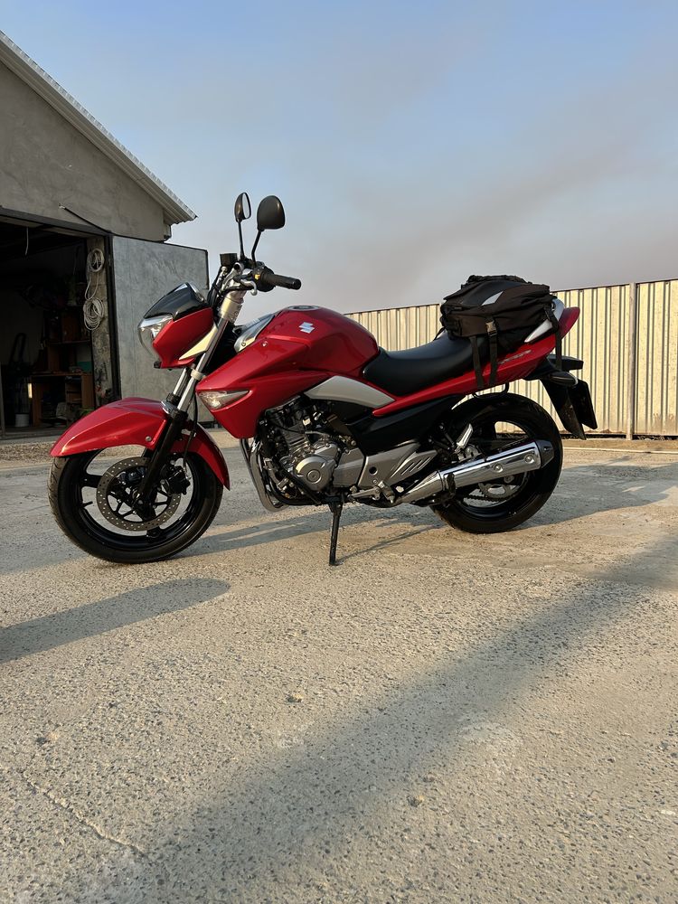 Сузуки GSR250 (GW250) в отлчном сост.без вложений и без проблем  срочн