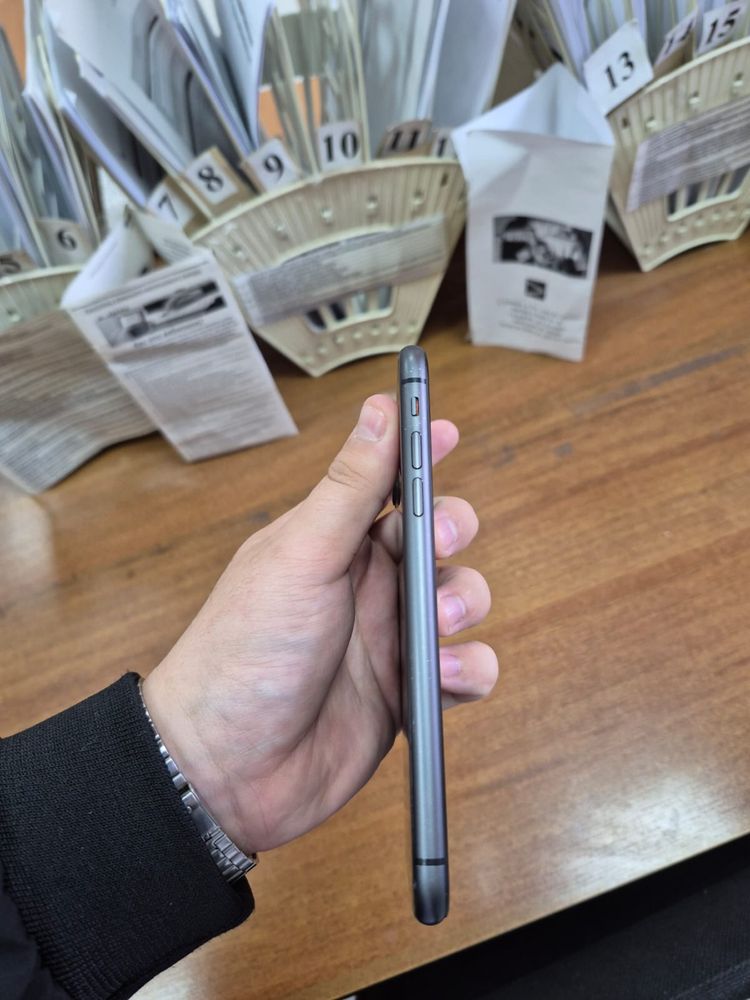 продам Iphone 11