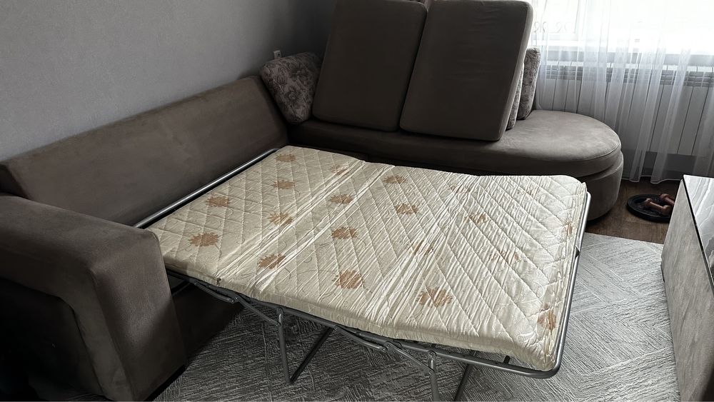 Продам диван 3х2 м , с журнальным столиком