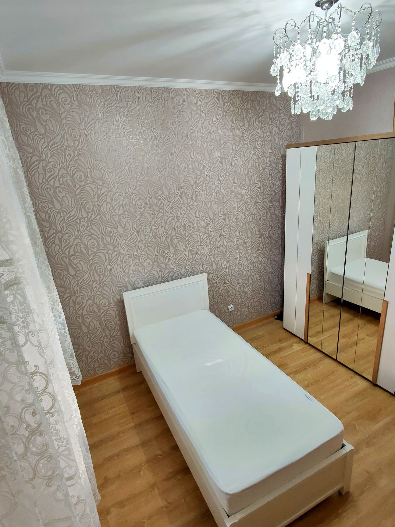 Продам кровать односпальная 90*200 и ортопедический матрас с защитой