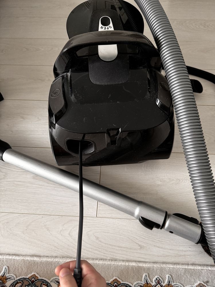 Мощный пылесос Tefal в отличном состоянии