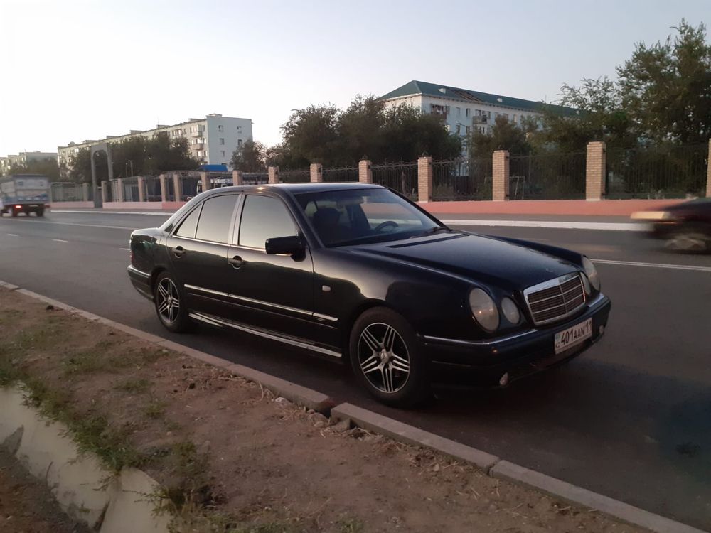 Mercedes W210 лупарик