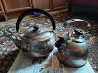 Продам сковороды, чайники, кастрюли, б/у недорого.