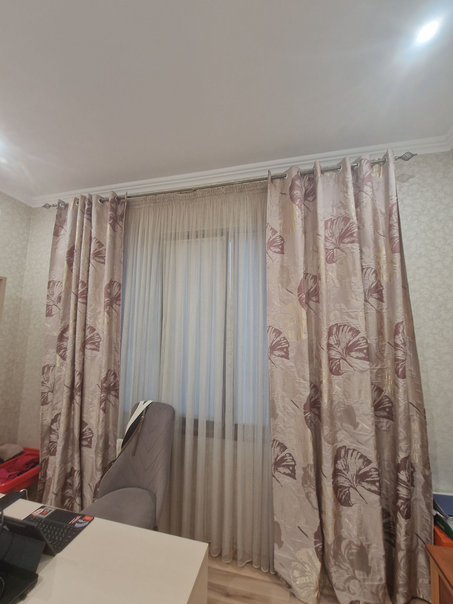 Продам все что в комнате либо частично