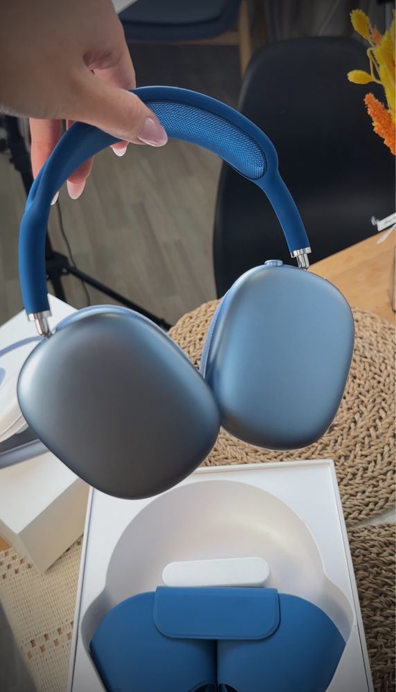 AirPods Max синий