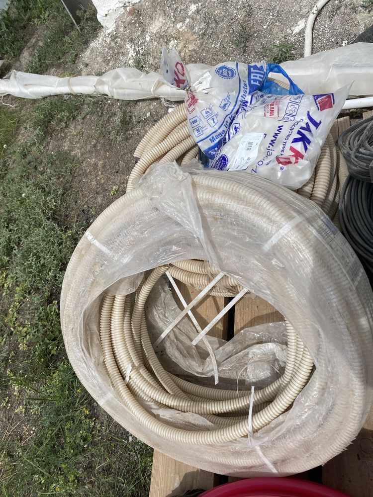 Продам кабель и гофру