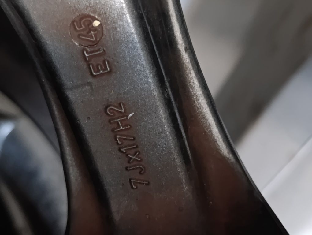 Диски л.п R17 c резиной 5*114.3 из Германии