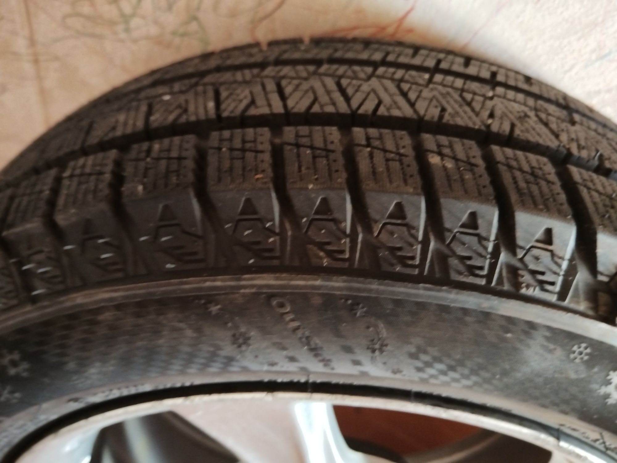 Продам резину 205/60/R16