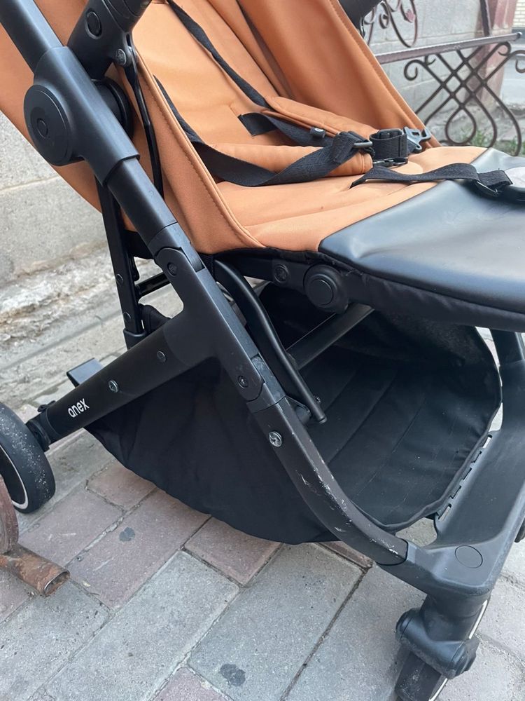 Продам коляску anex air x
