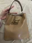 gucci бежевая бочок