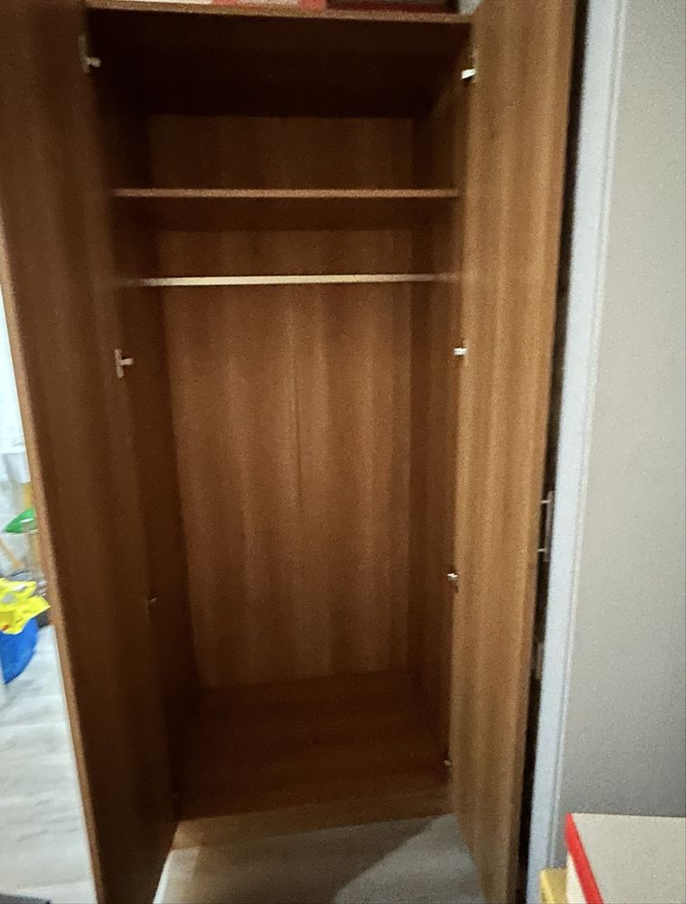 Продам шкаф с зеркалом