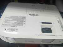 Проектор Epson EB X05 +  Экран на треноге