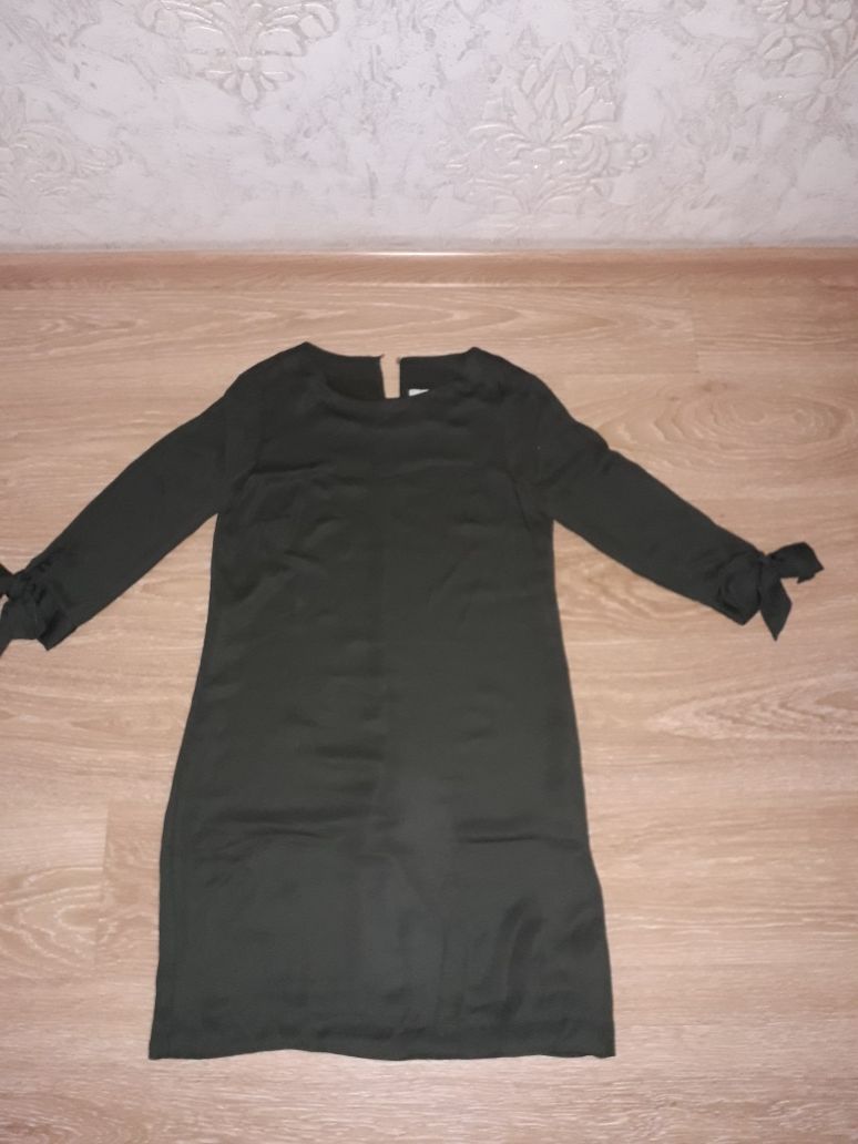 Женское платье H&M размер 44