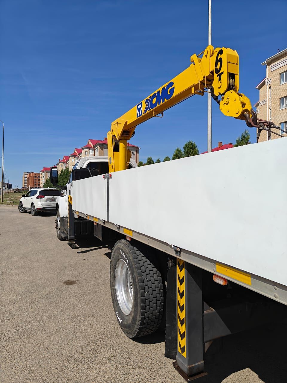 Продам КМУ XCMG 6,3т в отличном рабочем состоянии стоит на машине,