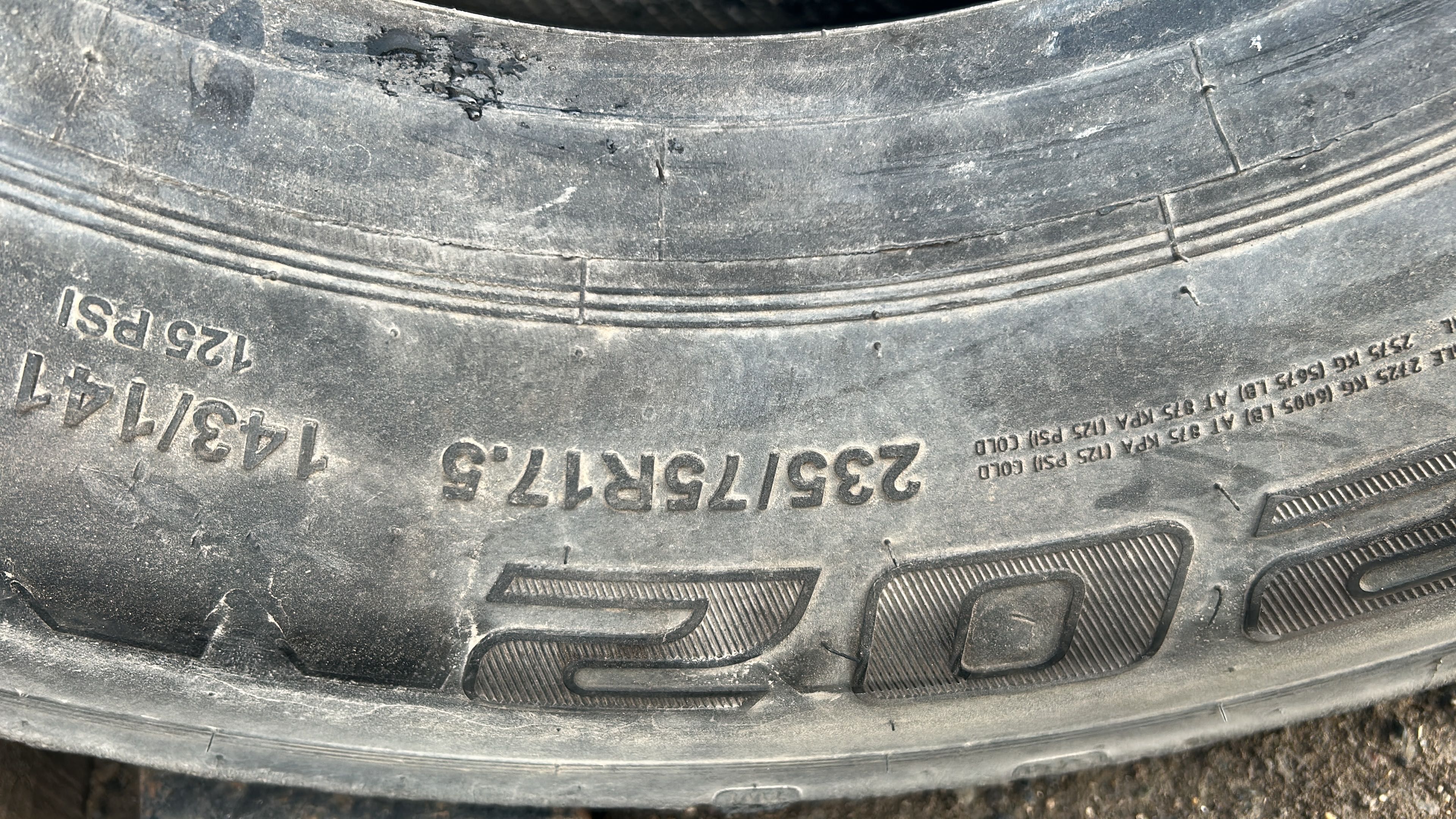 235/75 R17,5  (143/141)  год1322