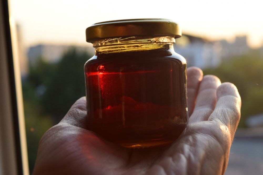 Баночки с медом, можно использовать под медовые тойбастар