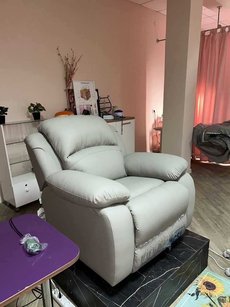 в аренду кушетка и реклайнер