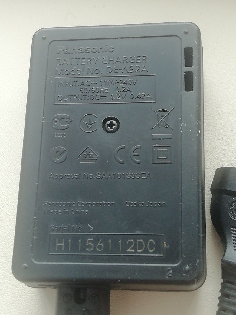 Продам зарядку на фотоаппарат Lumix
