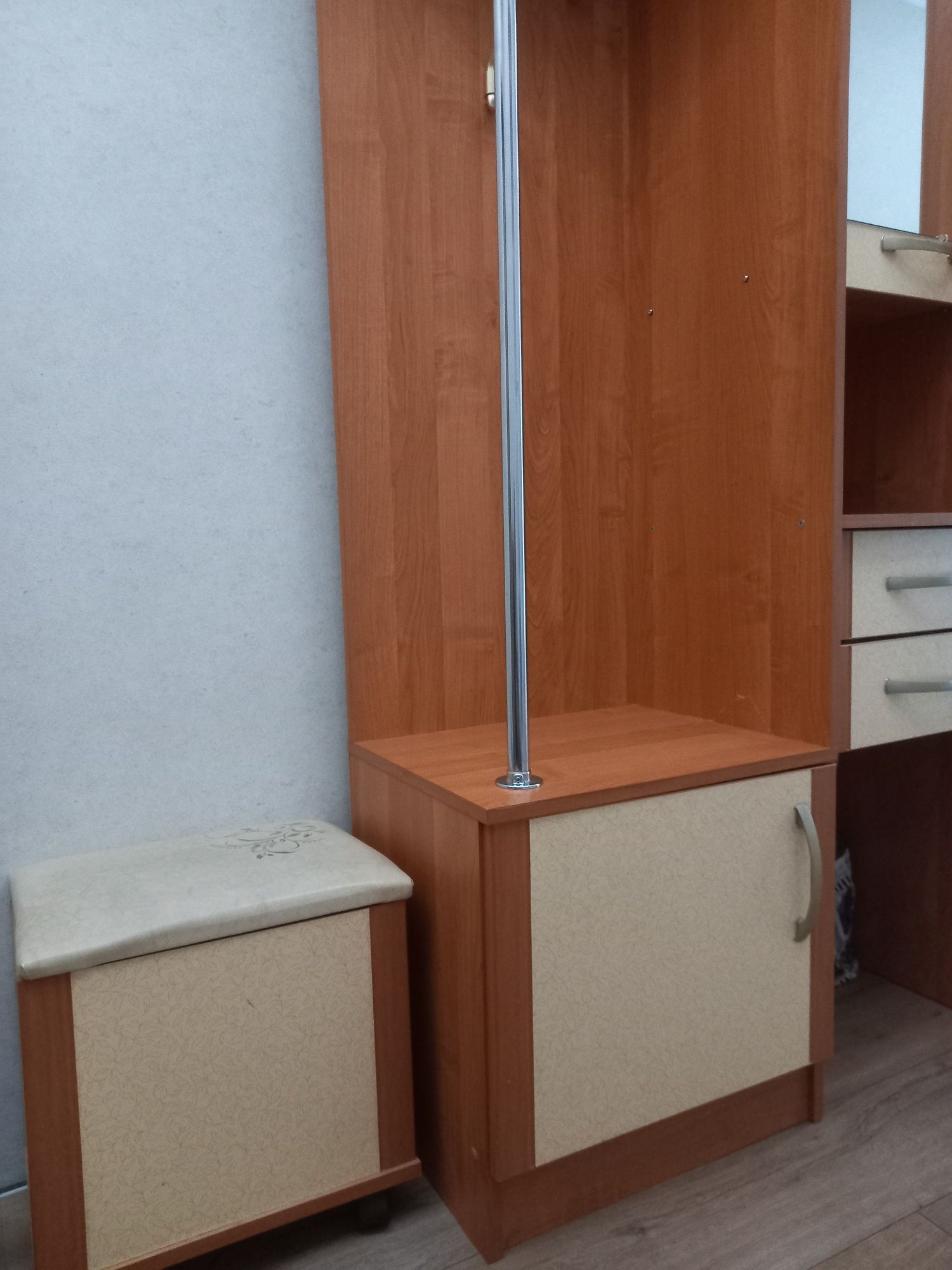 В ПОДАРОК  МЕБЕЛЬ Для обуви, гарнитур для прихожей