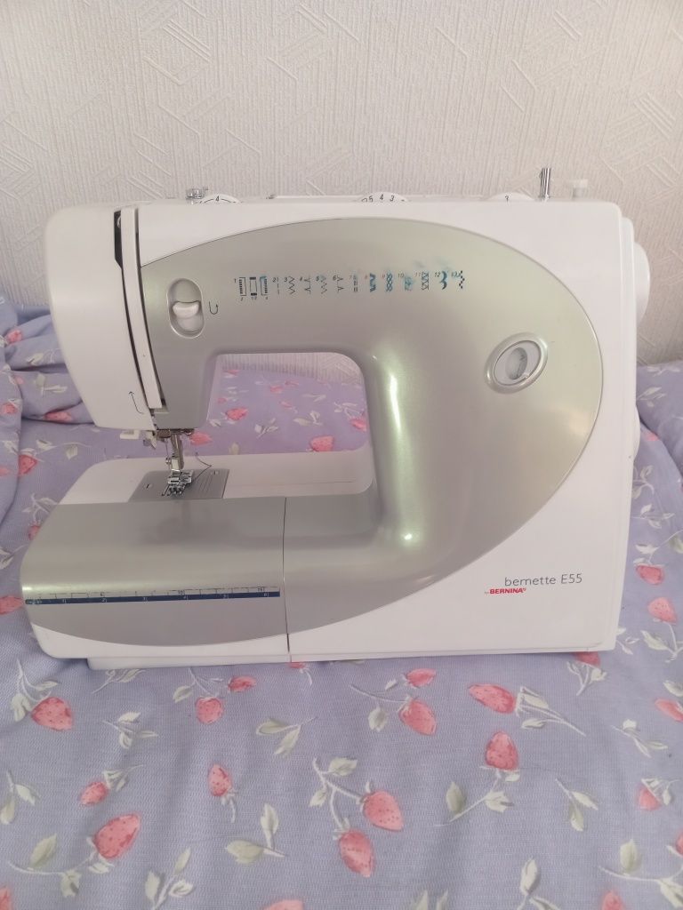 Швейная машина bernette E55