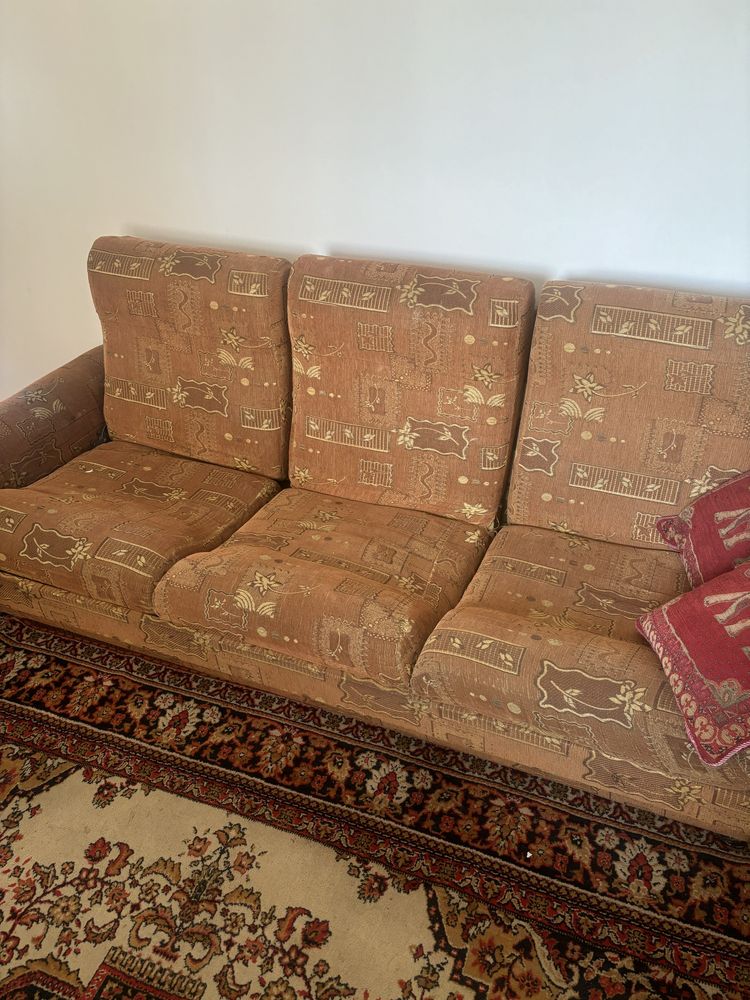Продам диван с креслом