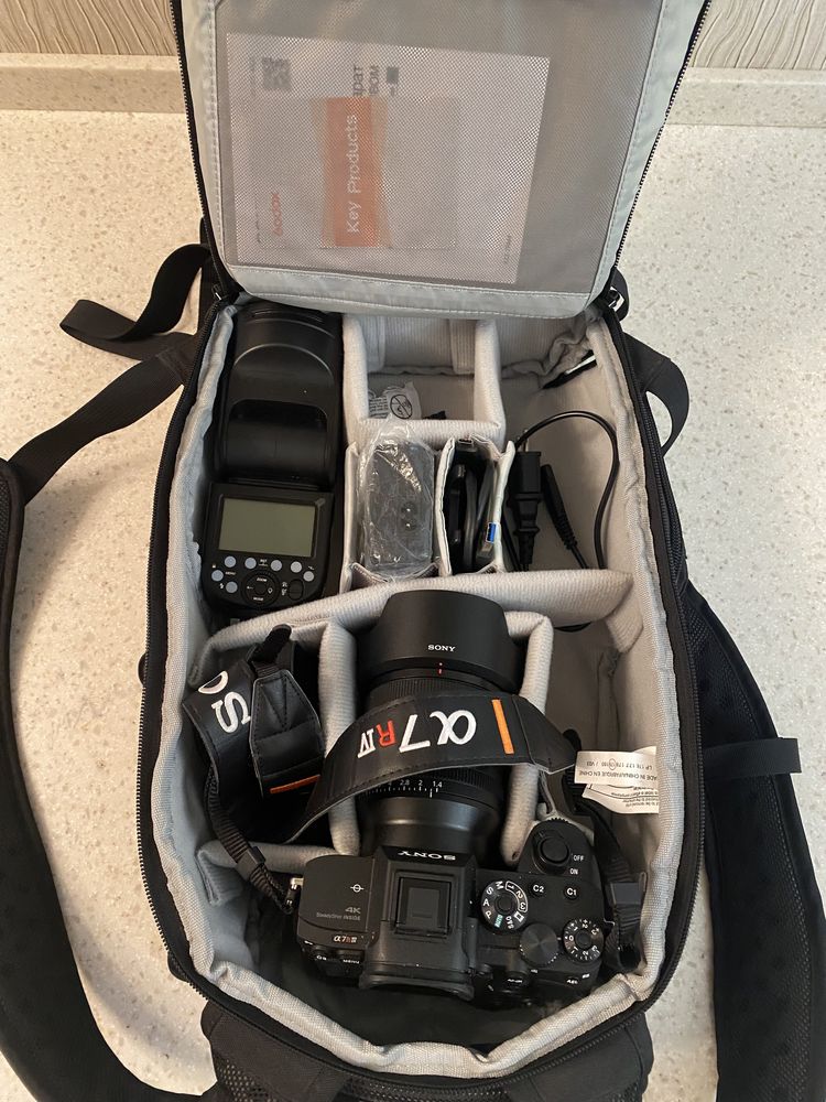 Продам цифровой SONY A7R body и Обьектив SONY FE 24 mm F1.4 Gmaster