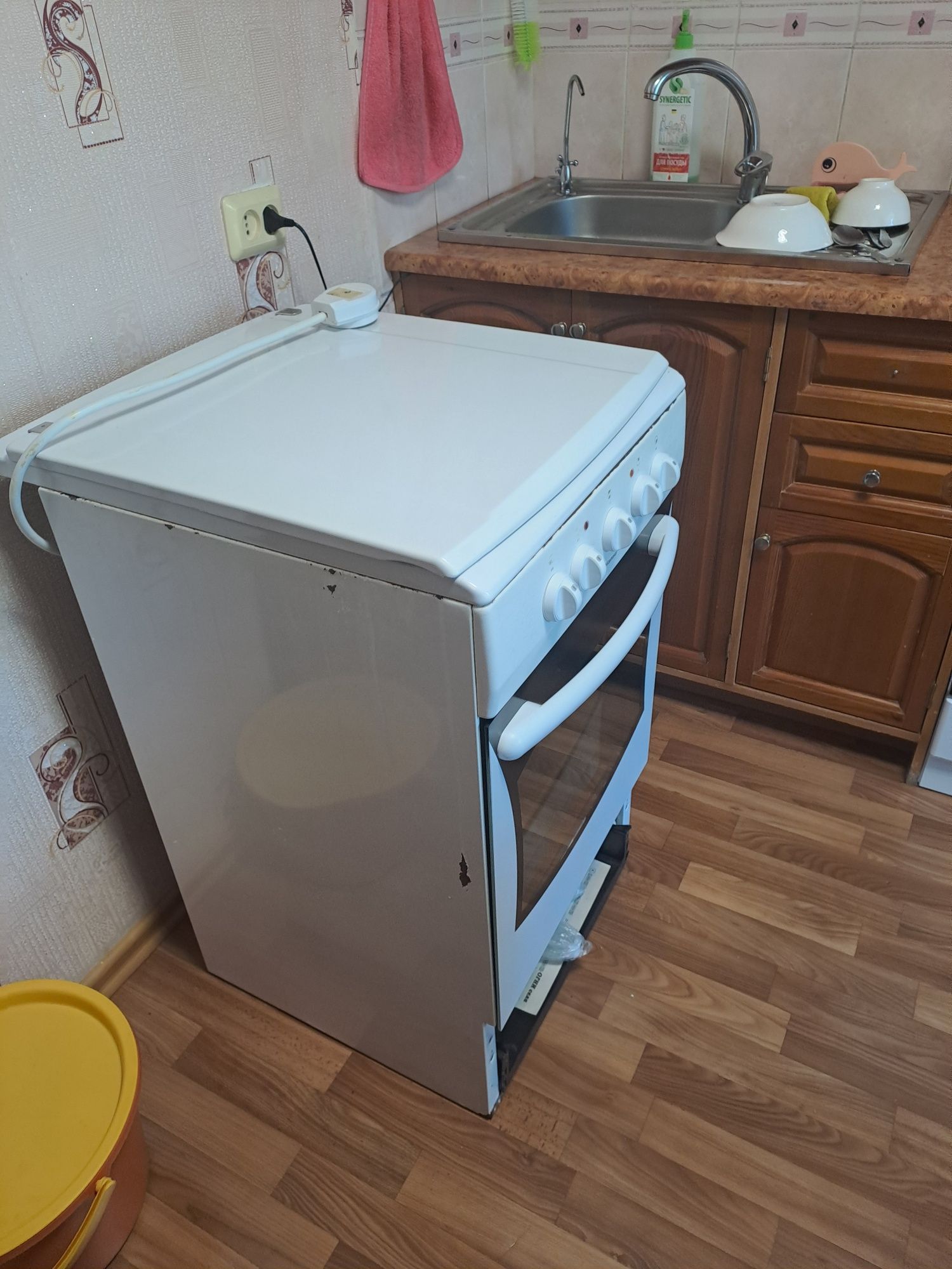 Продам электроплиту Hansa
