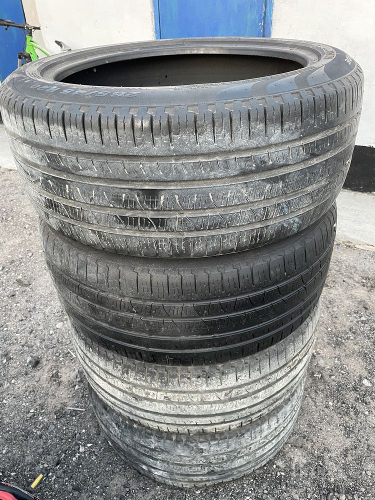 Продам шины на R20