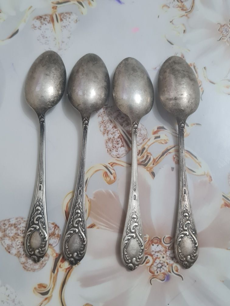 Продам ложки эмаль серебро чайные 875 пробы.
