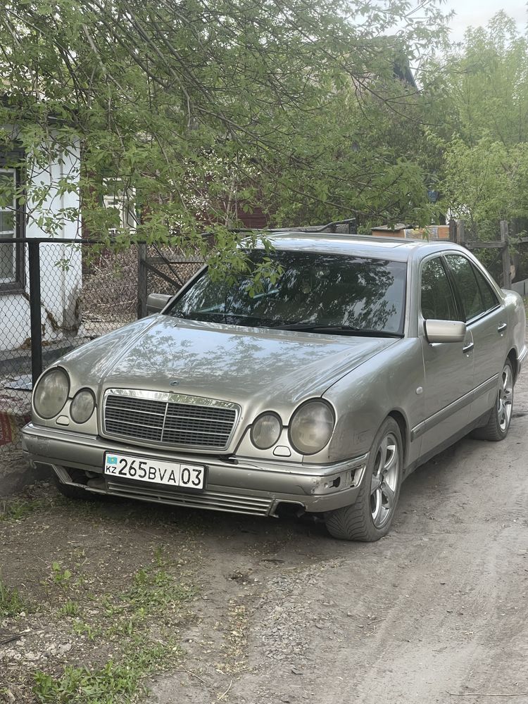 Mercedes w210 e300